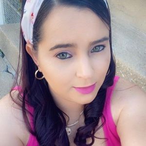 Meet your Posher, Dania